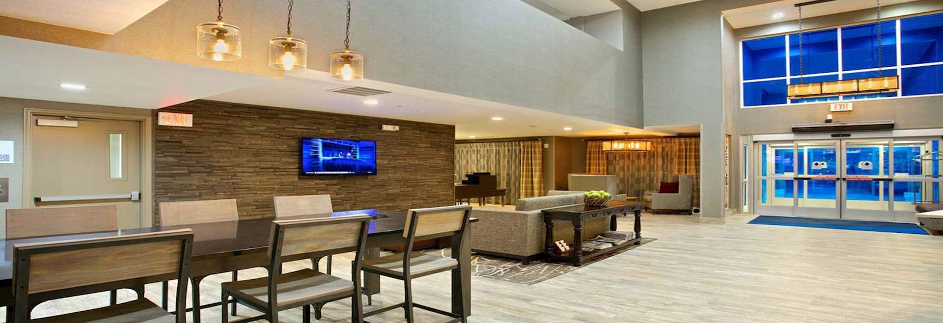 Lobby- Holiday Inn Express & Suites Paso Robles